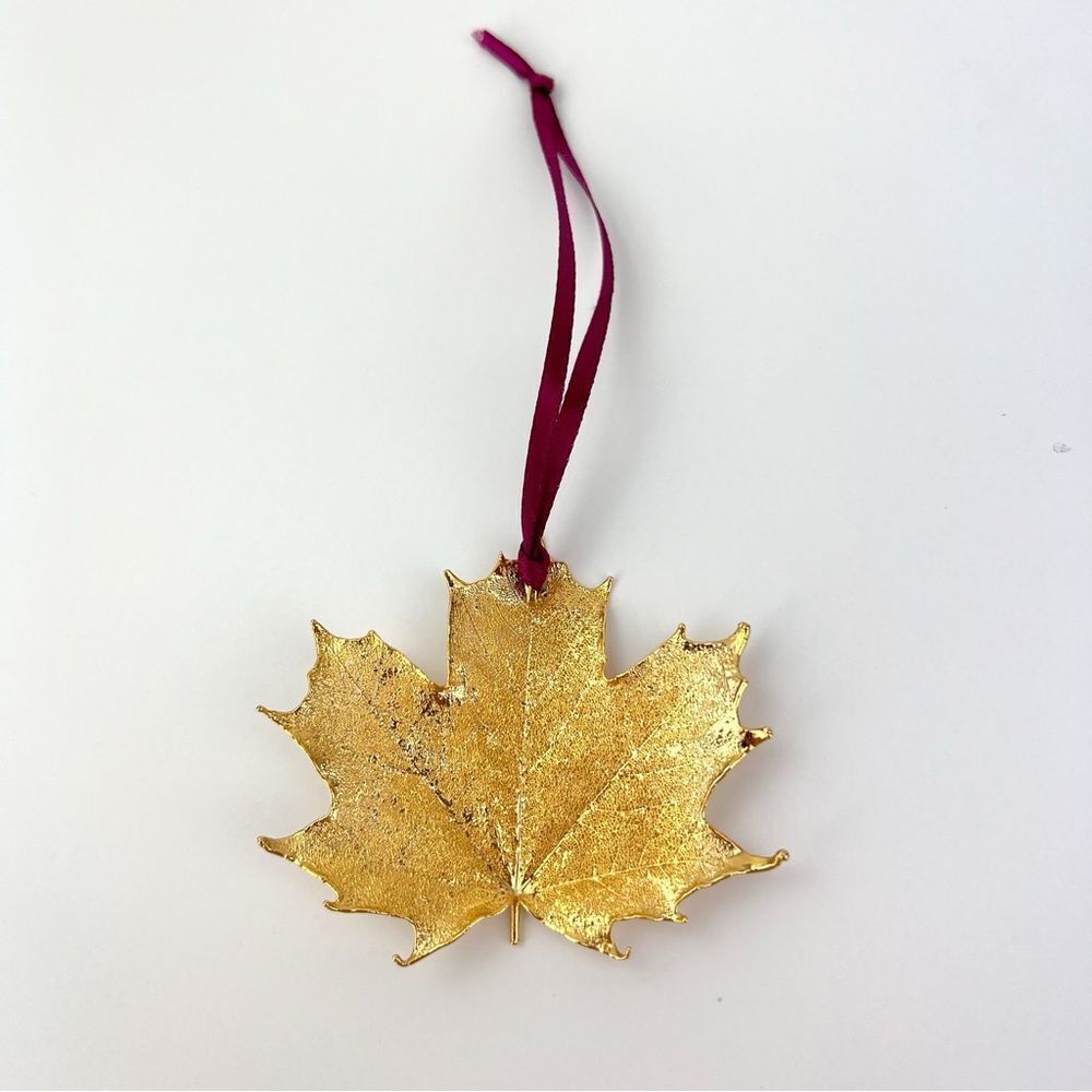 Real Maple Leaf Preserved In 24K Gold Plate Christmas Holiday Ornament